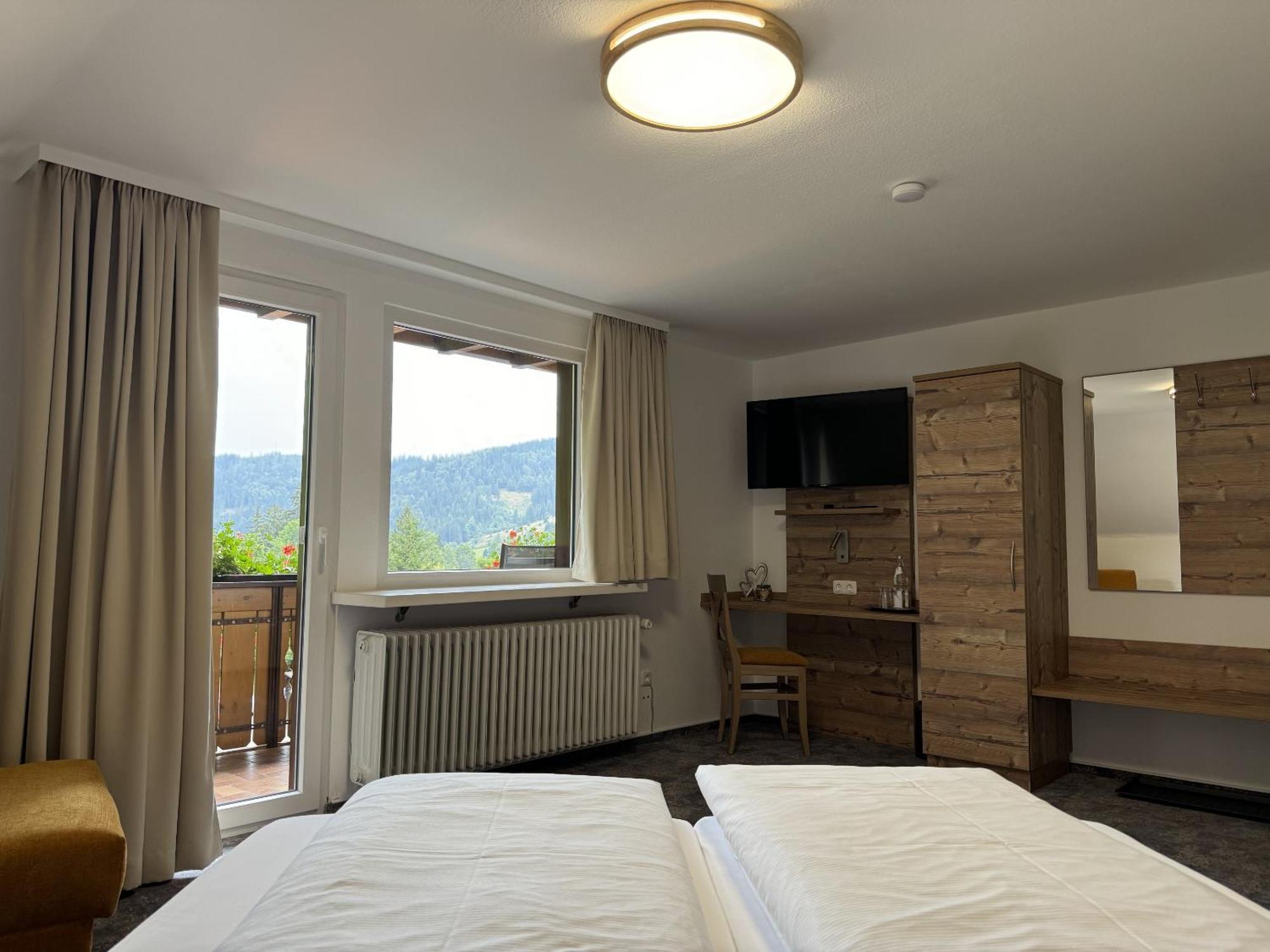 Hotel Silberfelsen Менценшванд Экстерьер фото